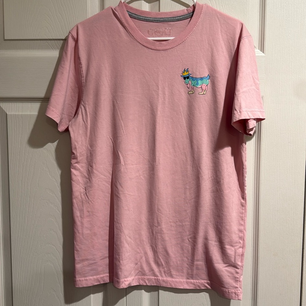 Men’s GOAT shirt, medium, good condition, pink.